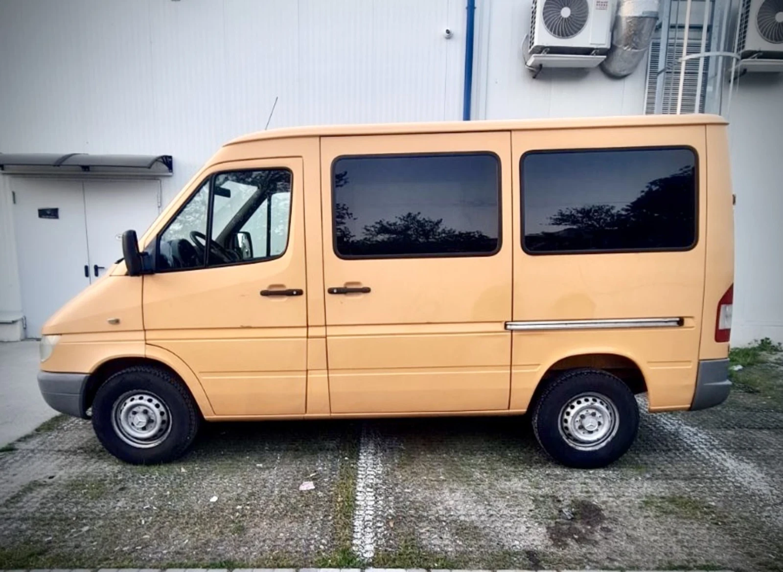 Mercedes-Benz Sprinter 313 8+ 1 Климатик Пътнически , снимка 3 - Бусове и автобуси - 55426290