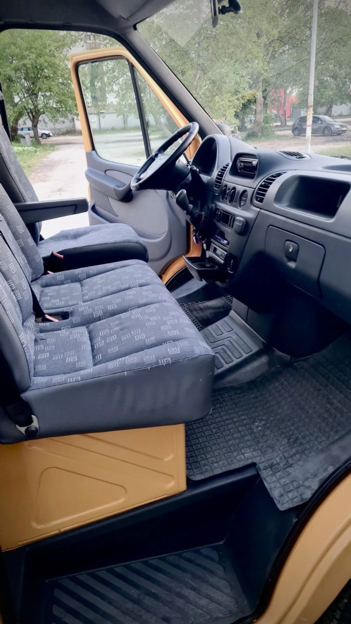 Mercedes-Benz Sprinter 313 8+ 1 Климатик Пътнически , снимка 9 - Бусове и автобуси - 55426290