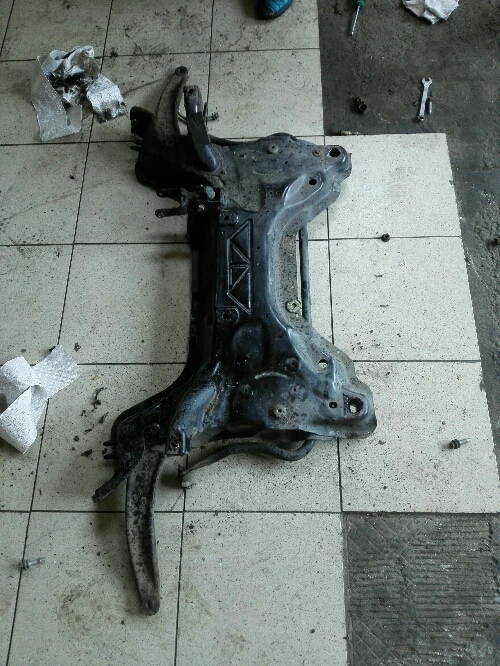 Преден мост с носачи Ситроен Ц4 1.6хди