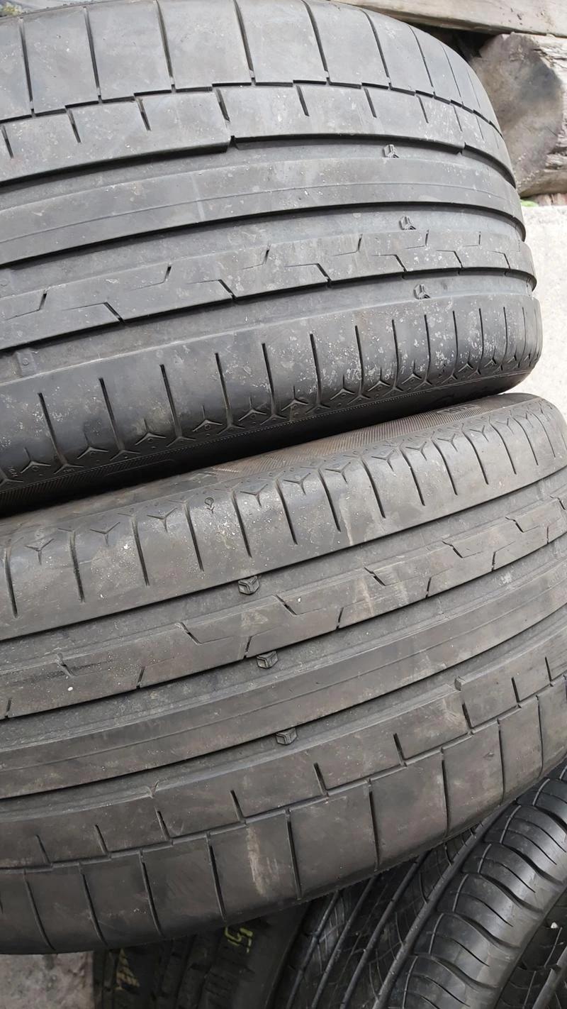 Гуми Летни 225/40R19, снимка 2 - Гуми и джанти - 29279257