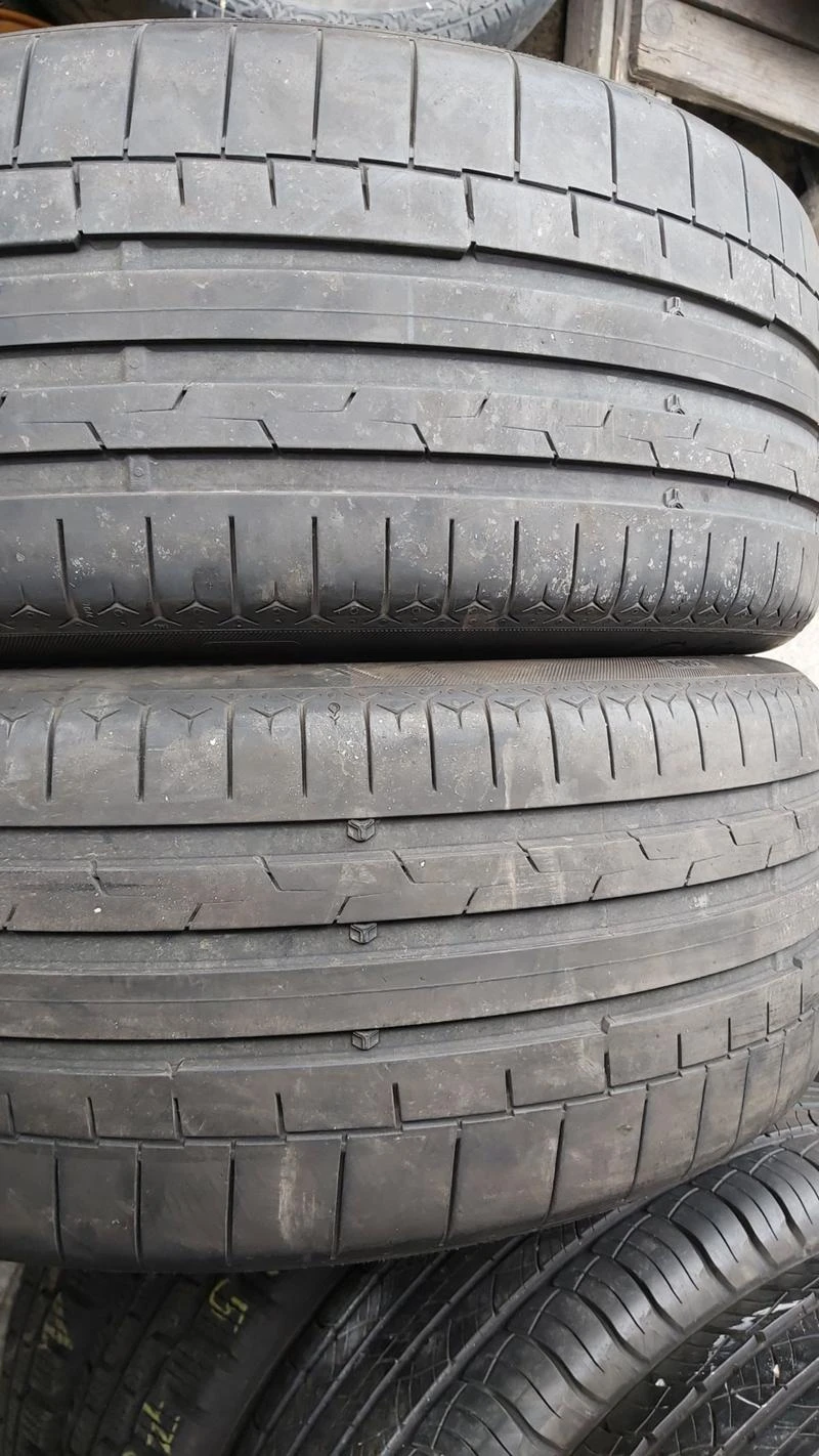 Гуми Летни 225/40R19, снимка 1 - Гуми и джанти - 29279257