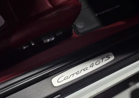 Porsche 911 CARRERA 4 GTS, снимка 11