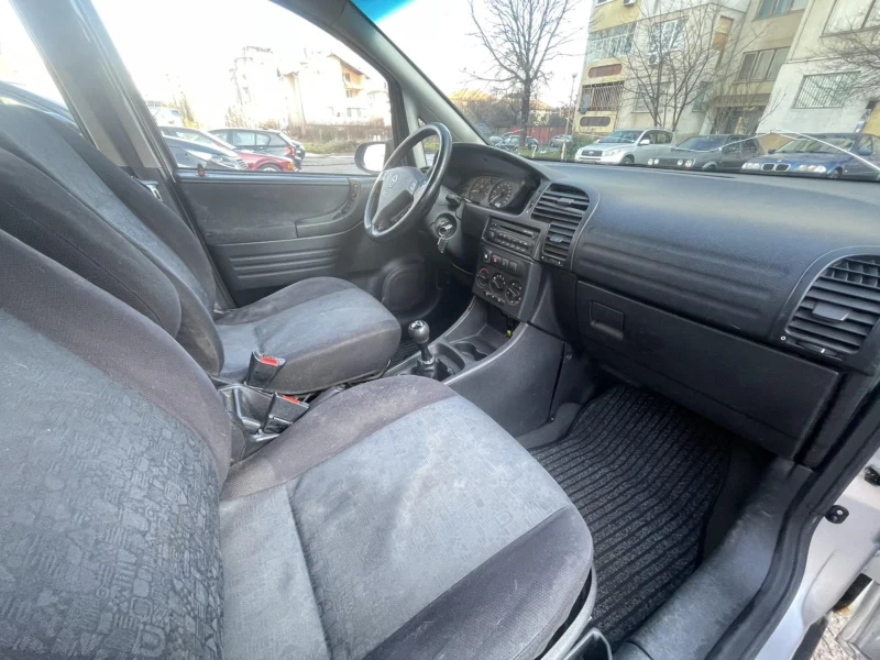 Opel Zafira 1.8 Газ-Бензин 7 местна, снимка 8 - Автомобили и джипове - 48283754