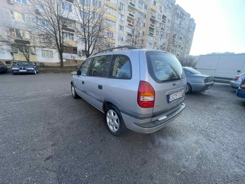 Opel Zafira 1.8 Газ-Бензин 7 местна, снимка 4 - Автомобили и джипове - 48283754