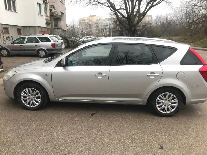 Kia Ceed, снимка 2 - Автомобили и джипове - 52185299