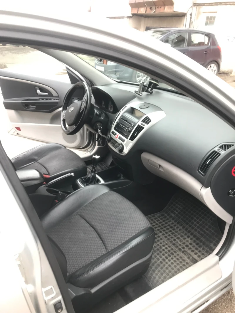 Kia Ceed, снимка 6 - Автомобили и джипове - 52185299