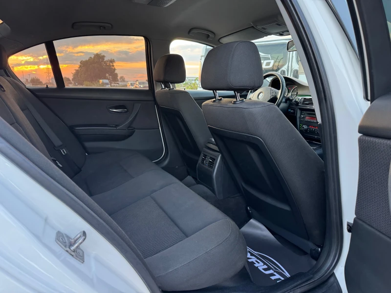 BMW 320 d= SPORT= ПОДГРЕВ= НАВИ= CARPLAY= , снимка 13 - Автомобили и джипове - 51941316