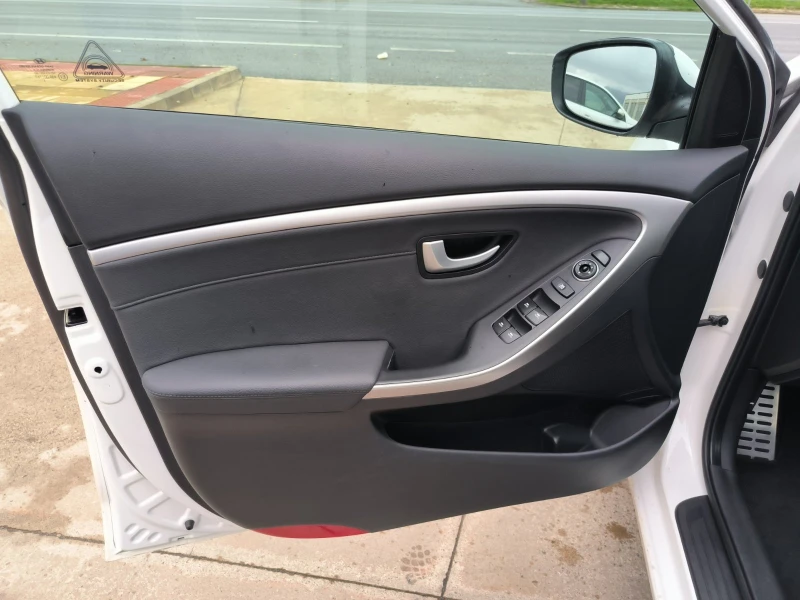 Hyundai I30 1.6d-Navi-Kamera-6sk-Euro-5B, снимка 12 - Автомобили и джипове - 52704165