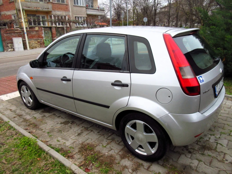 Ford Fiesta 1.4i, снимка 5 - Автомобили и джипове - 52858234