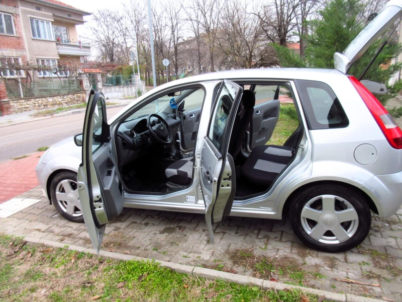 Ford Fiesta 1.4i, снимка 8 - Автомобили и джипове - 52858234