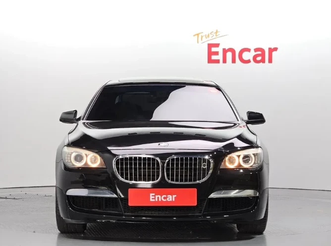 BMW 750 M Sport - изображение 3