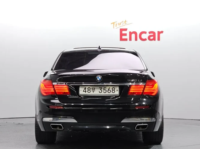 BMW 750 M Sport - изображение 4