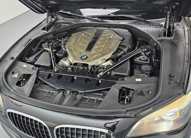 BMW 750 M Sport - изображение 5