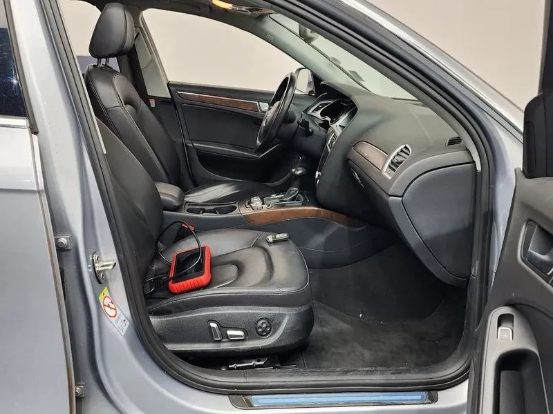 Audi A4 2.0 TDI Quattro, снимка 11 - Автомобили и джипове - 55009824