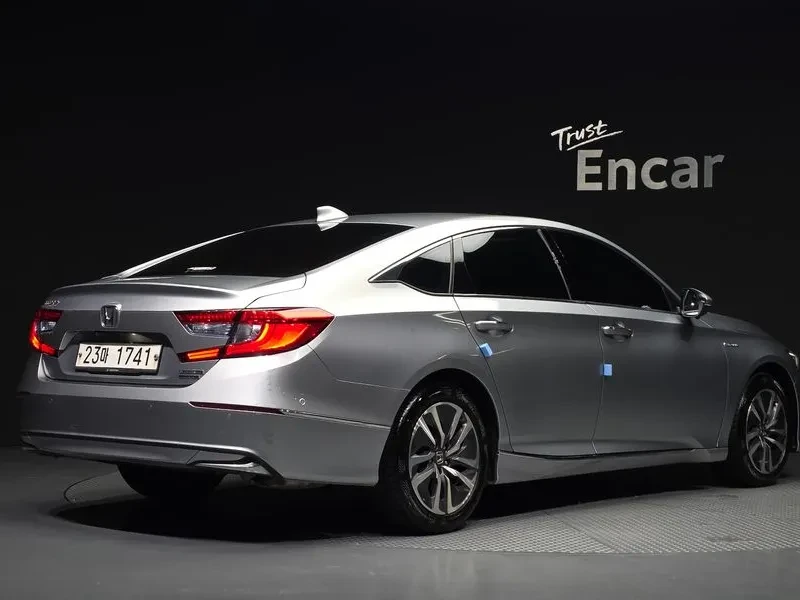 Honda Accord 2.0 Hybrid - САМО 30% АВАНС!, снимка 4 - Автомобили и джипове - 55936568
