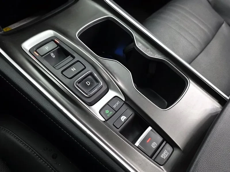 Honda Accord 2.0 Hybrid - САМО 30% АВАНС!, снимка 17 - Автомобили и джипове - 55936568