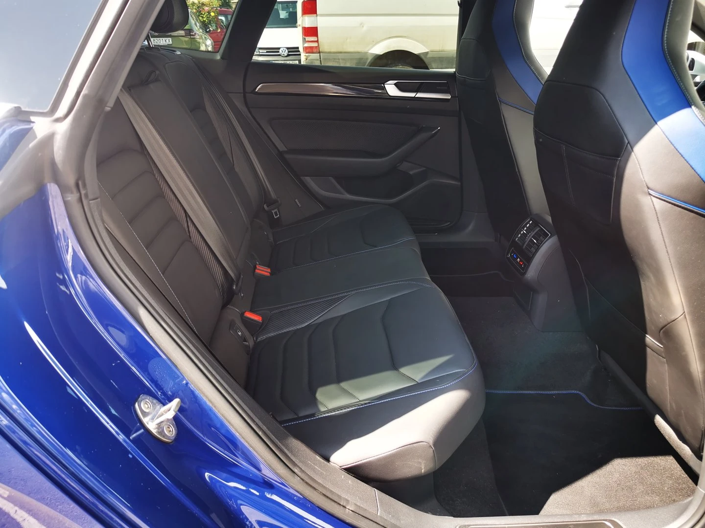 VW Arteon R 2.0 TSI OPF 4MOTION - изображение 8