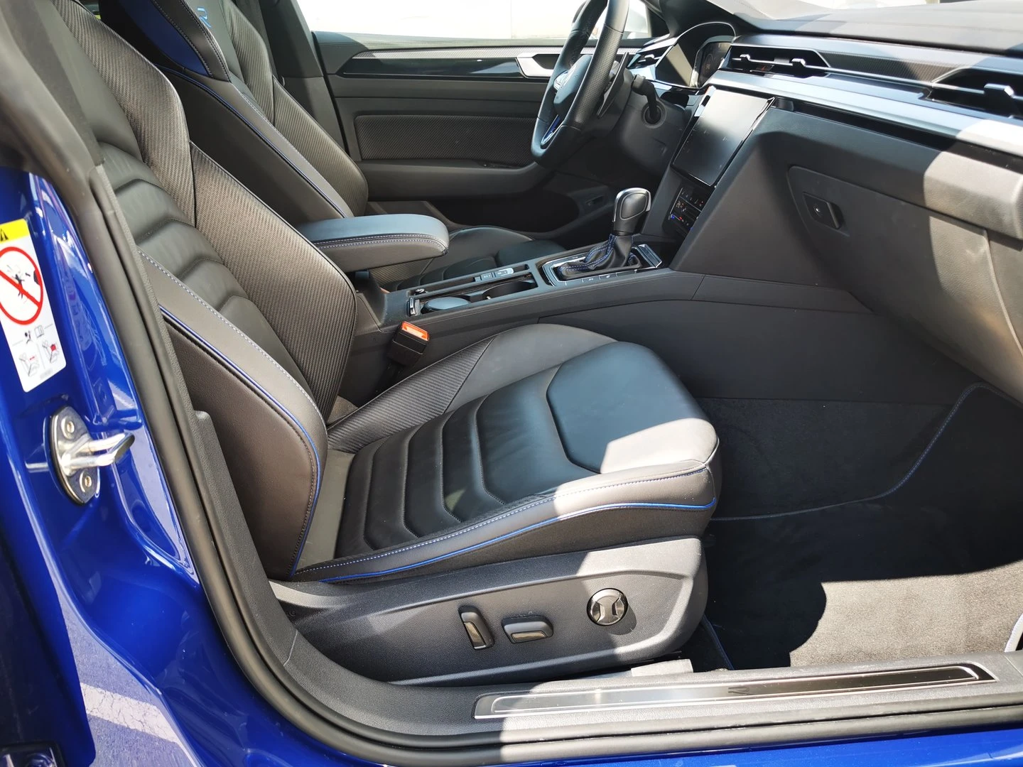 VW Arteon R 2.0 TSI OPF 4MOTION - изображение 6