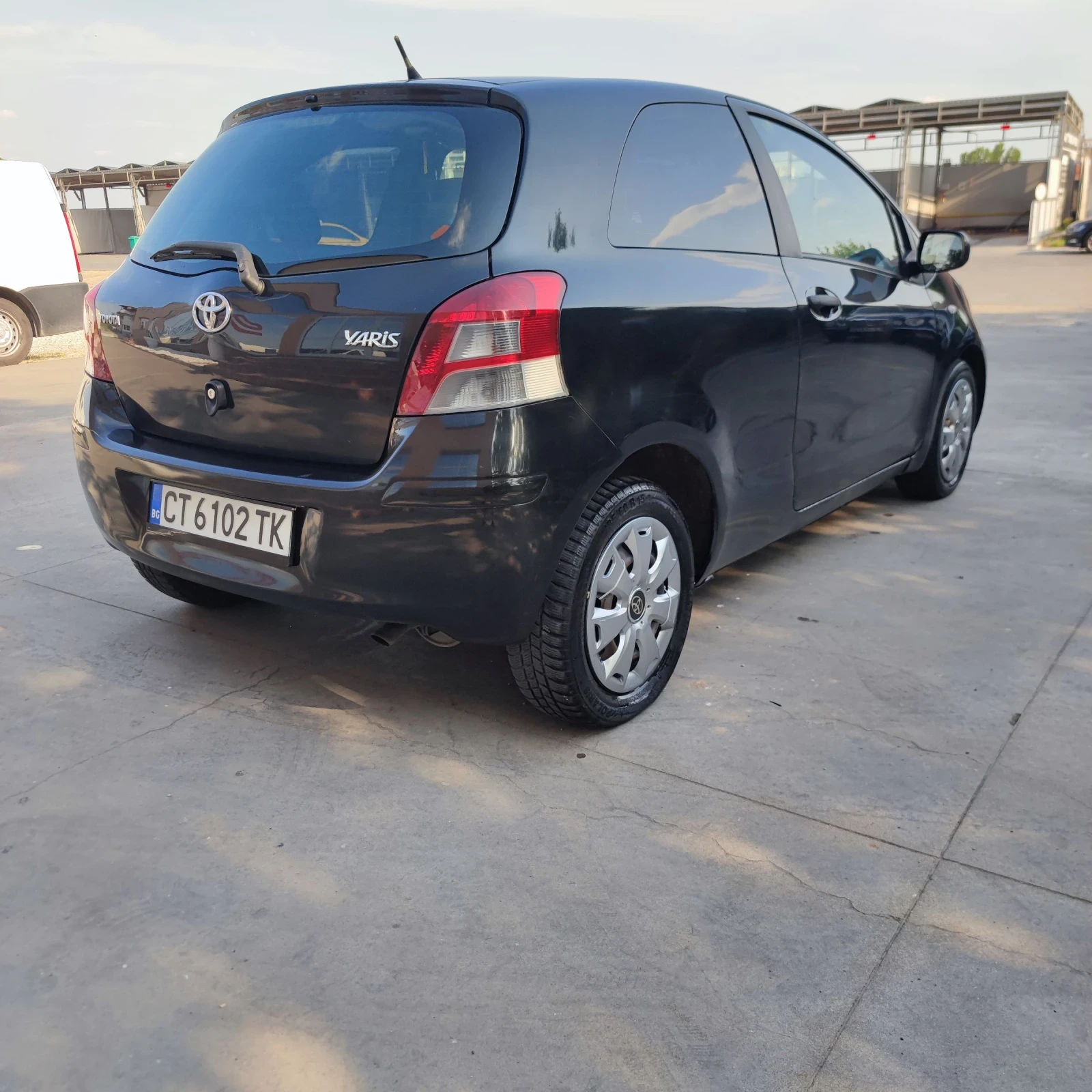 Toyota Yaris 1.4 - изображение 5