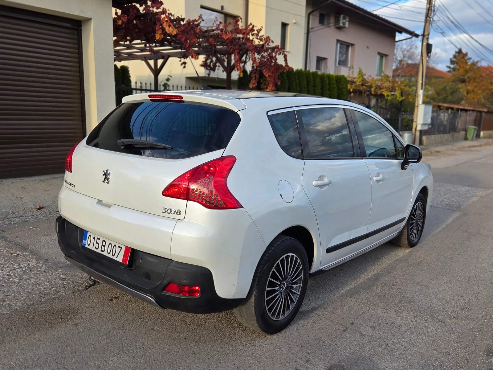 Peugeot 3008 1.6HDI БЯЛА ПЕРЛА* ПАНОРАМА* АВТОМАТИК*  - изображение 4