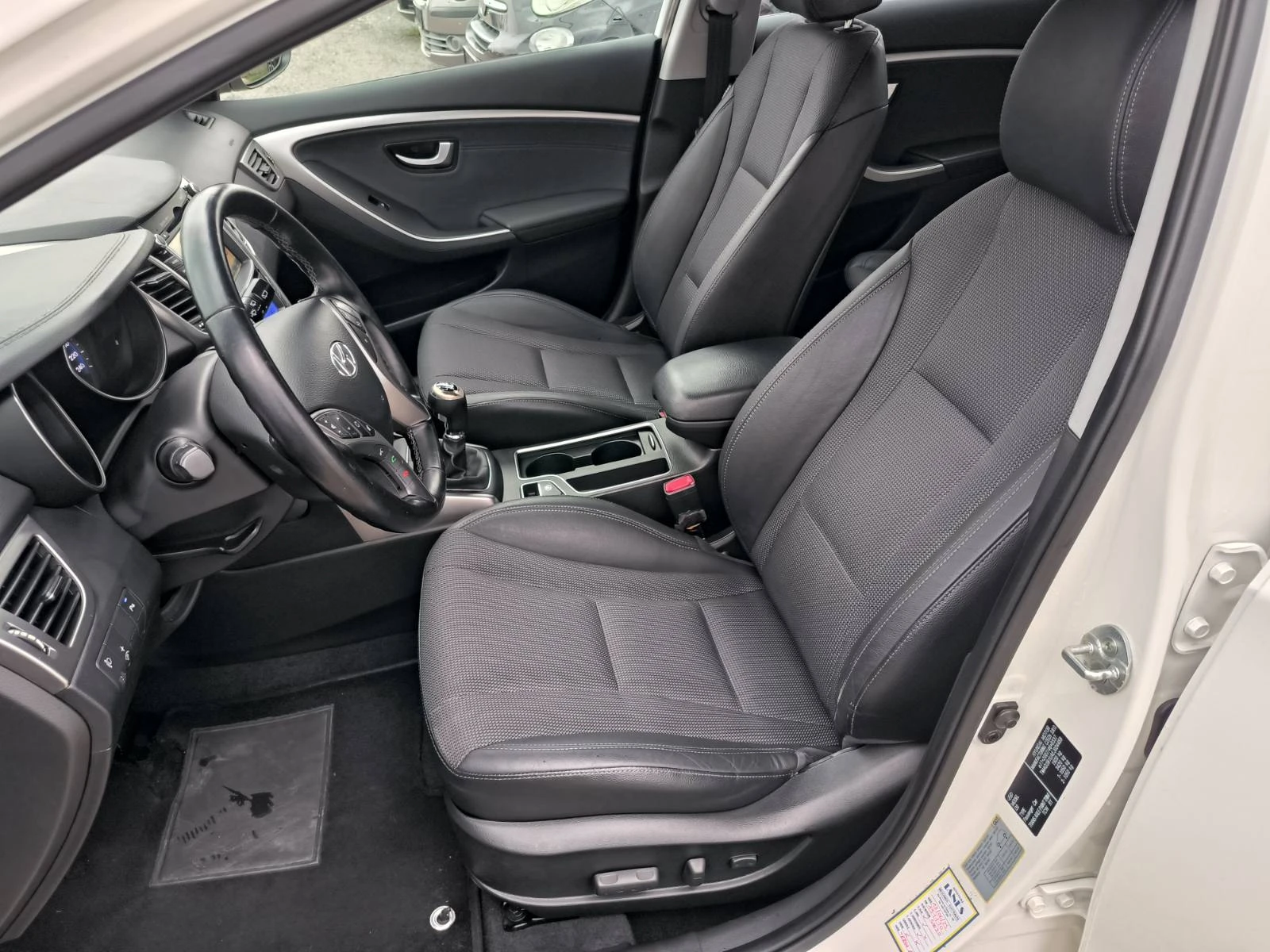 Hyundai I30 1.6d-Navi-Kamera-6sk-Euro-5B | Mobile.bg � ����������� 15