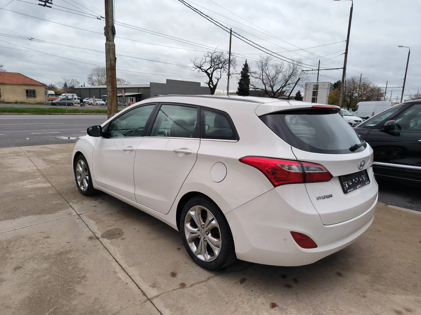 Hyundai I30 1.6d-Navi-Kamera-6sk-Euro-5B - изображение 7