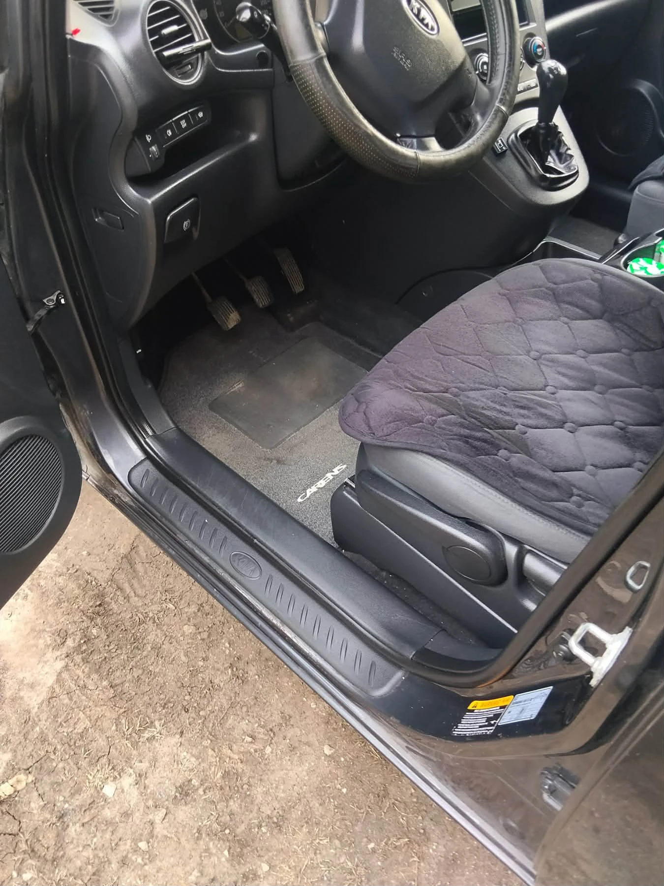 Kia Carens 2.0, снимка 15 - Автомобили и джипове - 53712584