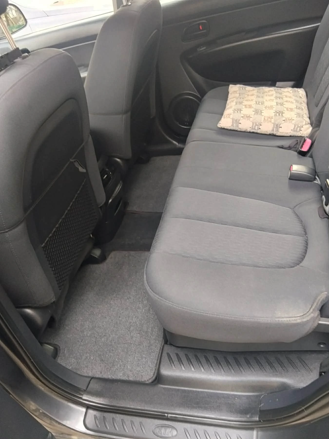 Kia Carens 2.0, снимка 16 - Автомобили и джипове - 53712584