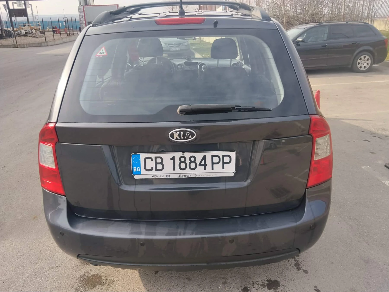 Kia Carens 2.0, снимка 6 - Автомобили и джипове - 53712584