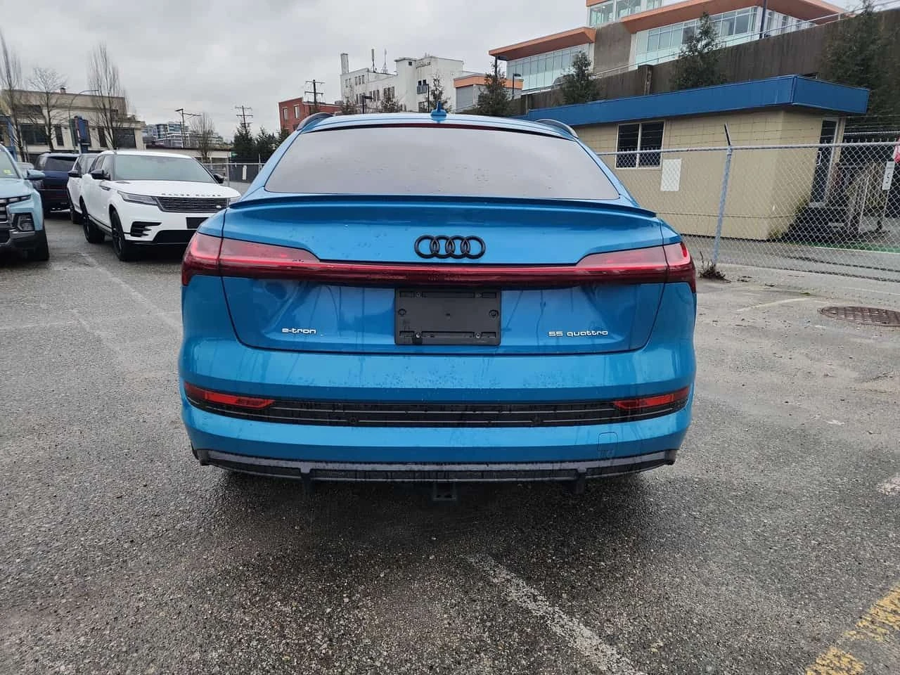 Audi E-Tron * TECHNIK * FULLY LOADED * ЛИЦЕНЗИРАН ПРОДАВАЧ, снимка 3 - Автомобили и джипове - 53721534