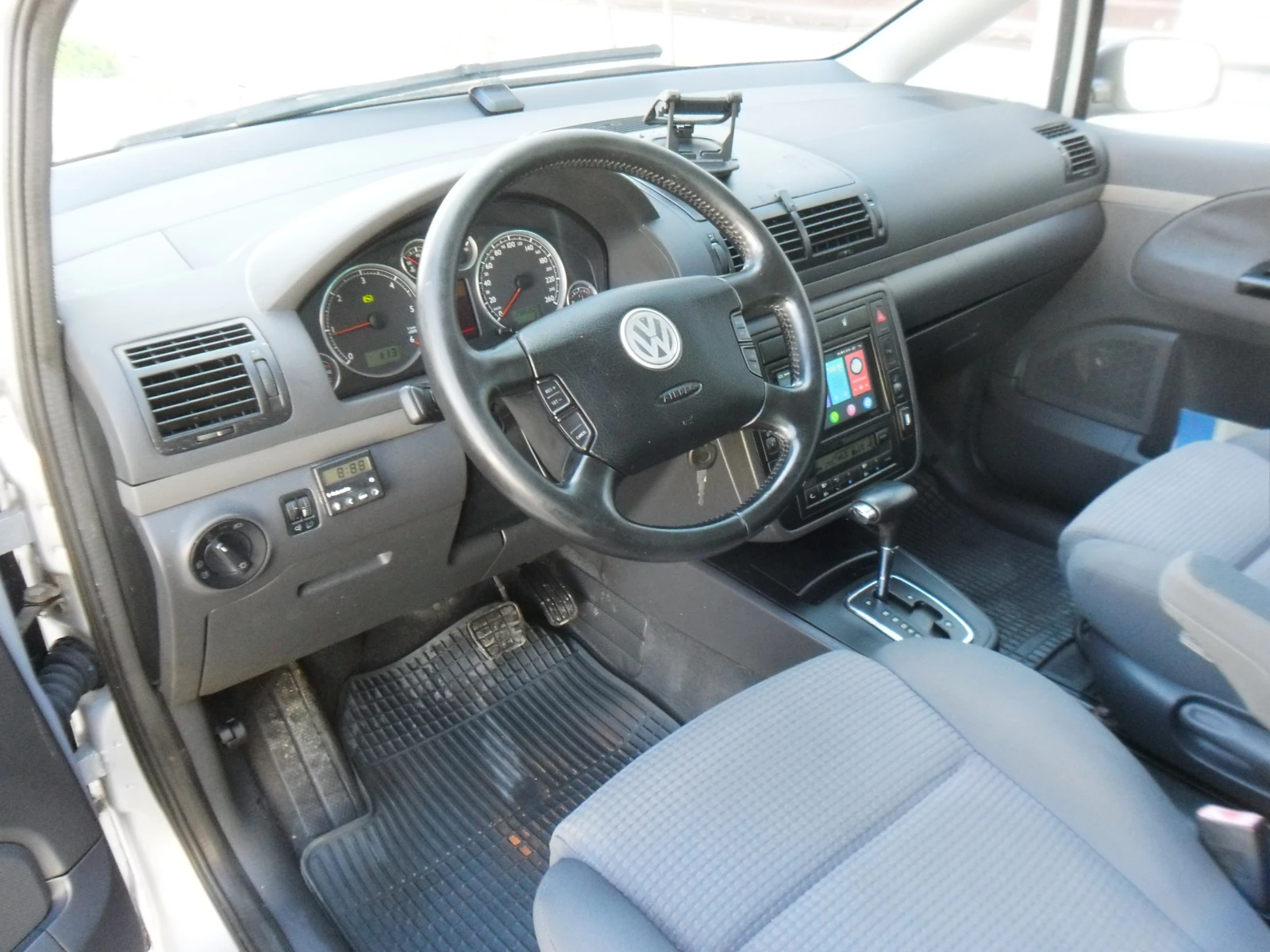 VW Sharan 1, 9-TDI-KLIMATRONIK, снимка 8 - Автомобили и джипове - 54139214
