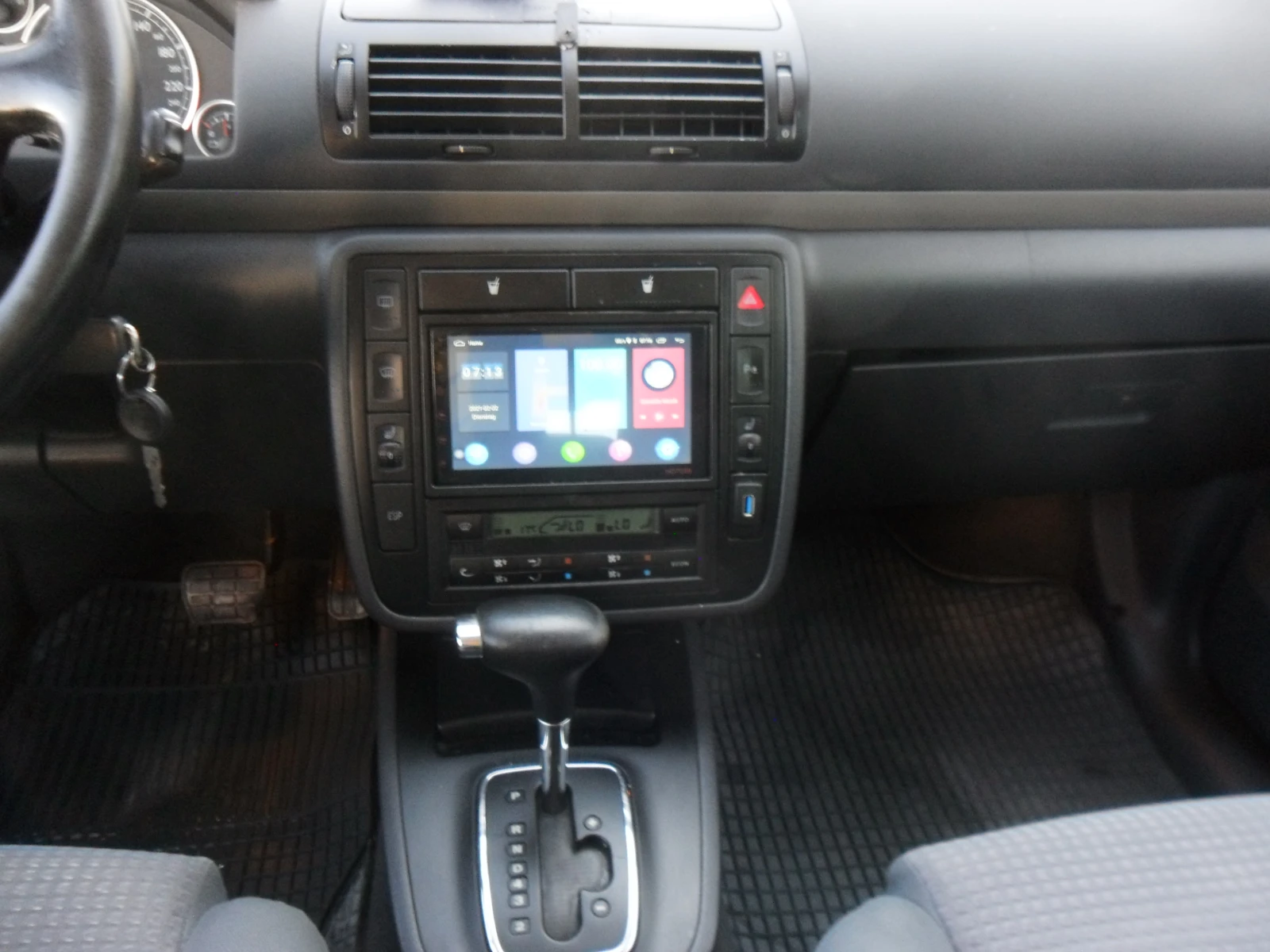 VW Sharan 1, 9-TDI-KLIMATRONIK, снимка 13 - Автомобили и джипове - 54139214