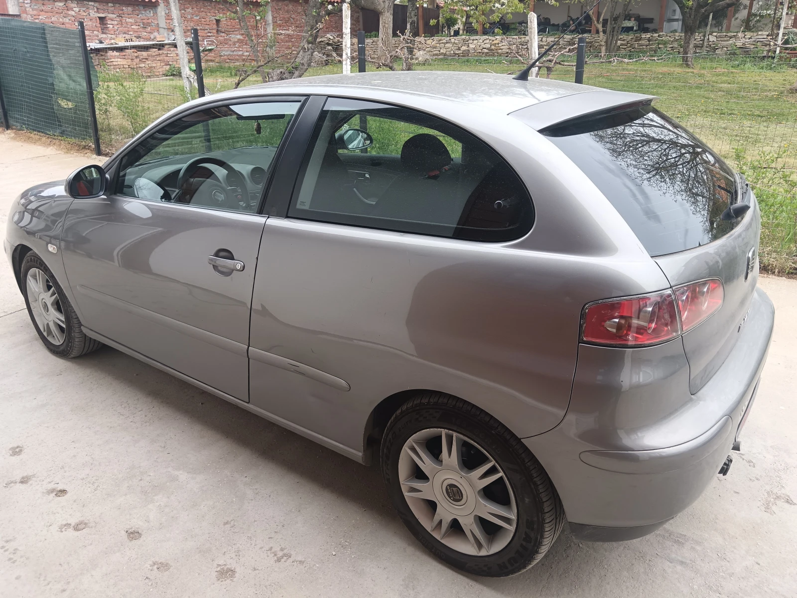 Seat Ibiza 1.9 tdi, снимка 8 - Автомобили и джипове - 54269579