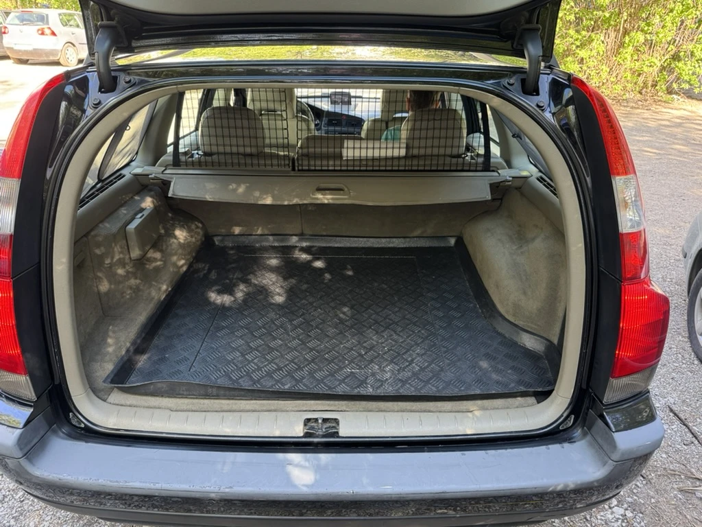 Volvo V70 D5, снимка 8 - Автомобили и джипове - 54367699
