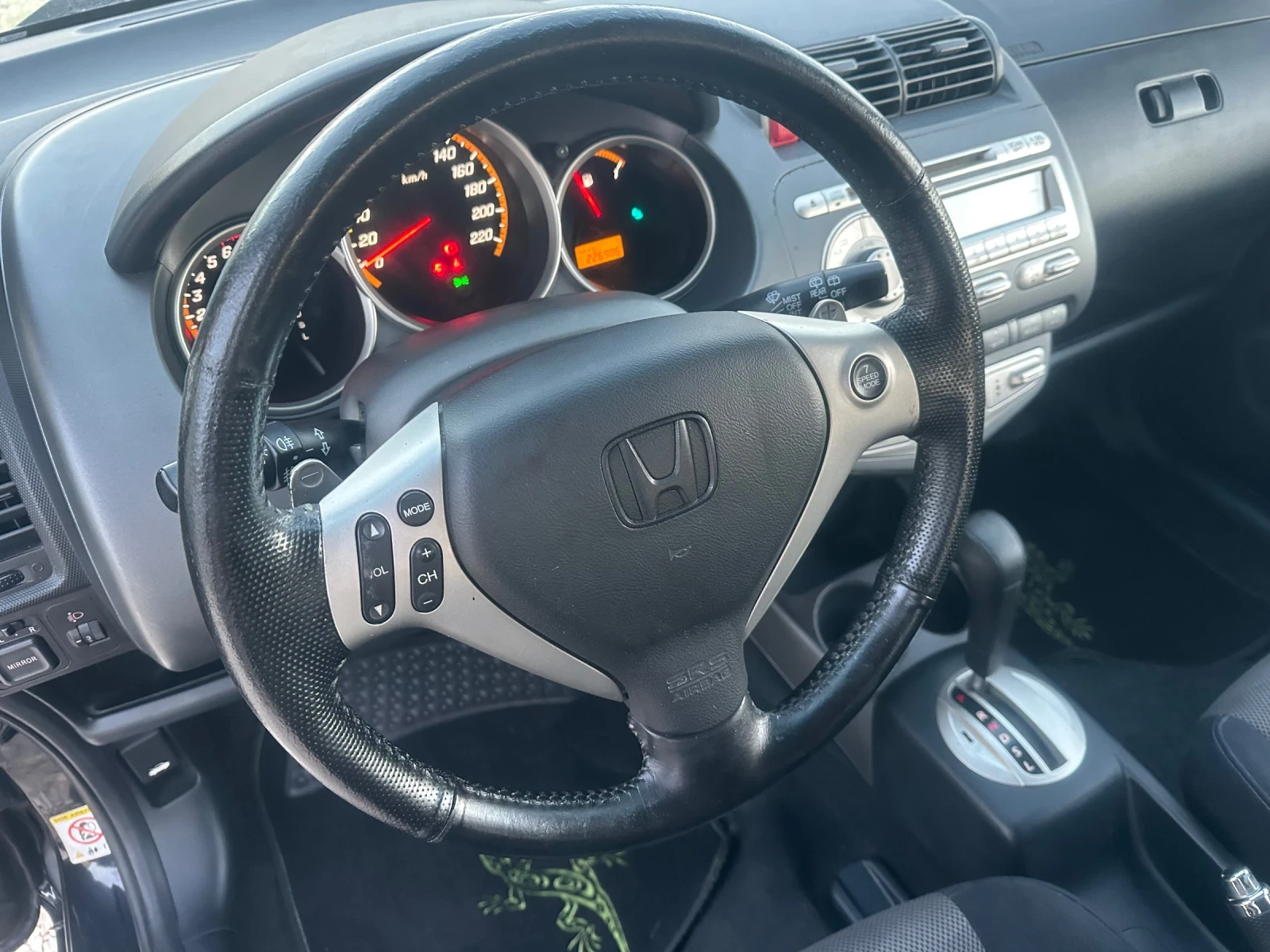 Honda Jazz 1.4/AUTOMAT//SPORT//FACELIFT//, снимка 10 - Автомобили и джипове - 54704207