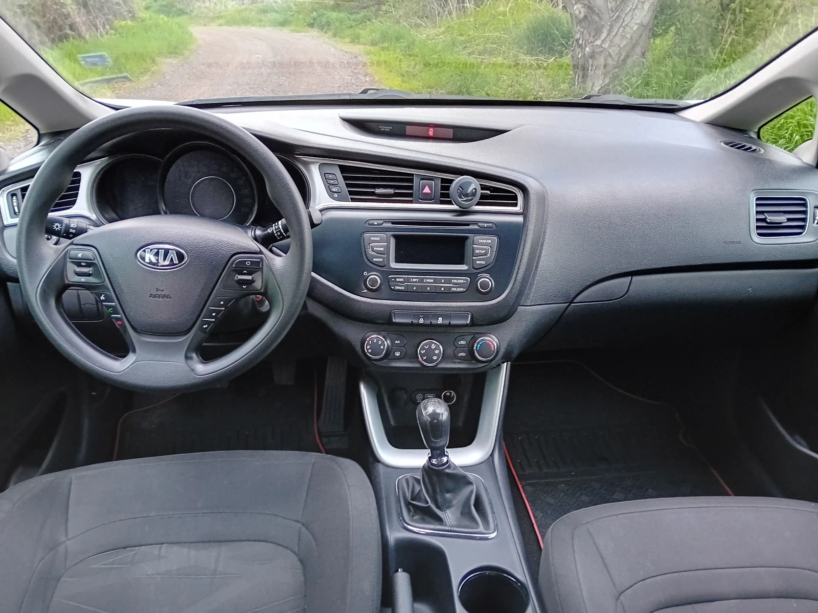 Kia Ceed 1.6 БЕНЗИН, снимка 9 - Автомобили и джипове - 54752149