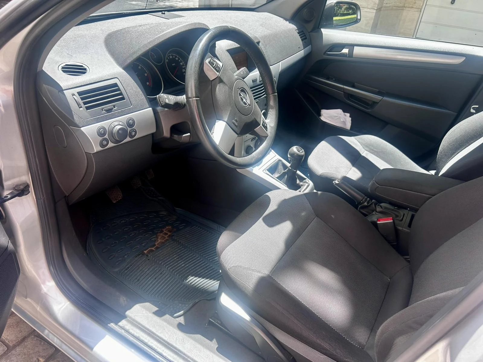 Opel Astra 1.7CDTI, снимка 6 - Автомобили и джипове - 55146192