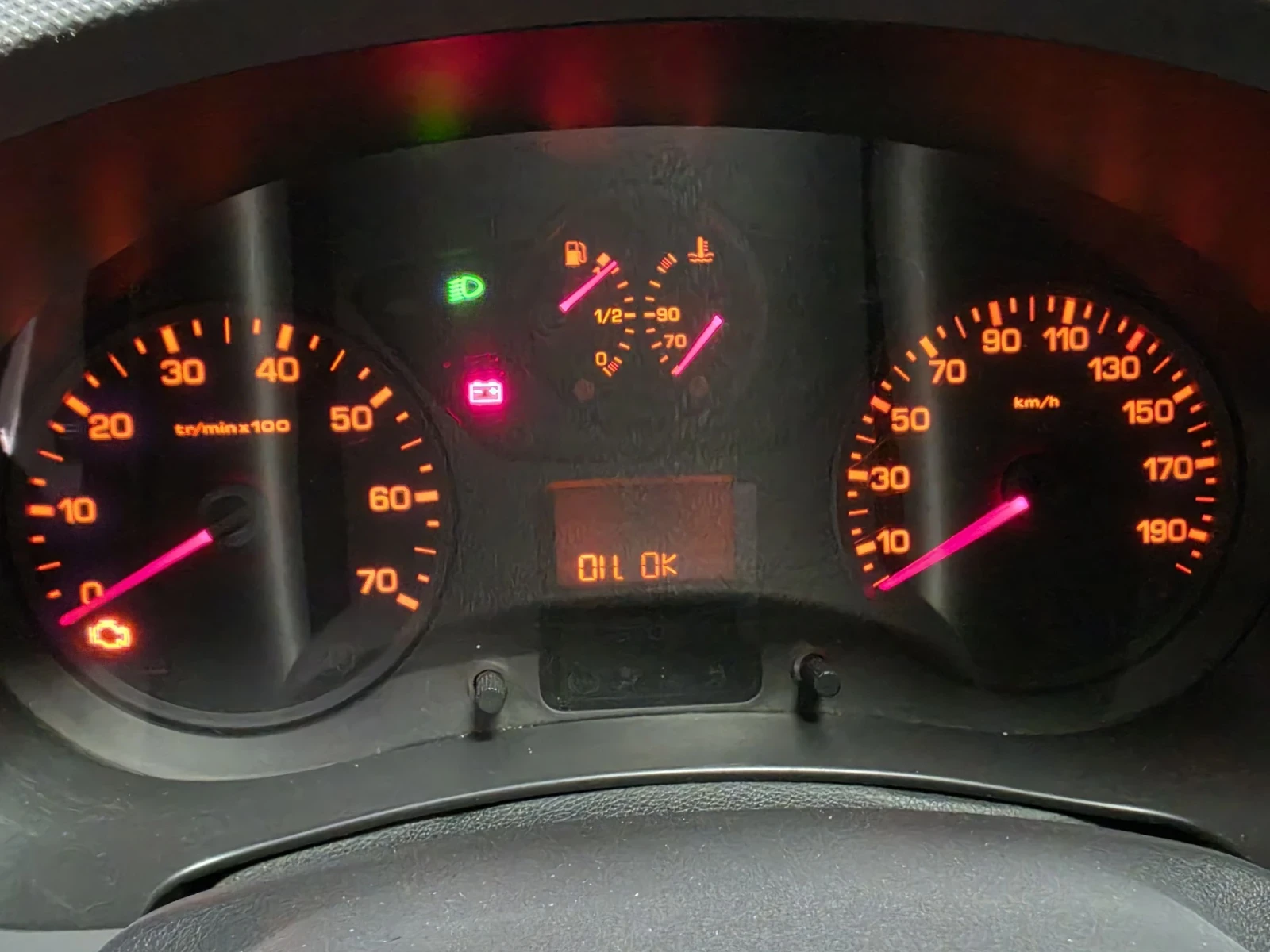 Citroen Berlingo 1.6HDI* 75к.с* КЛИМА* 2016г.* РЕГИСТРИРАН* , снимка 10 - Автомобили и джипове - 55207941