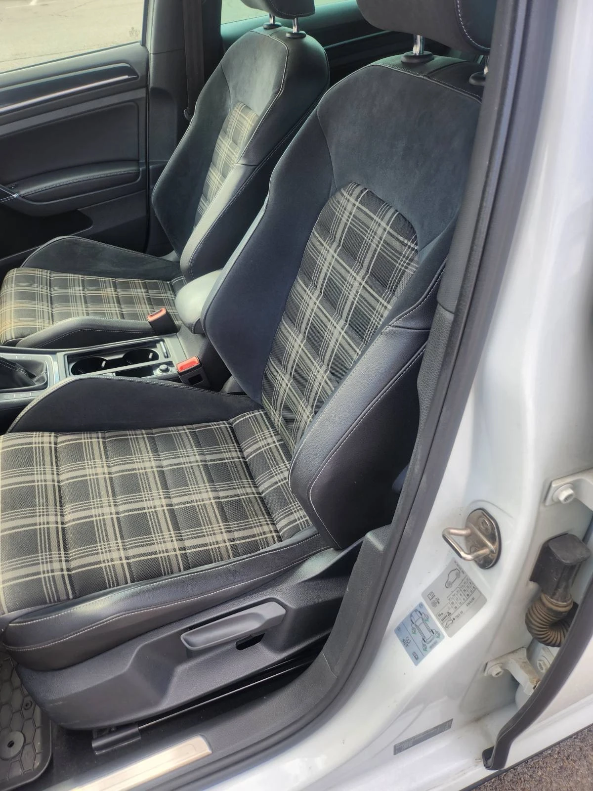 VW Golf GTD* PANO* TOP, снимка 11 - Автомобили и джипове - 55267023