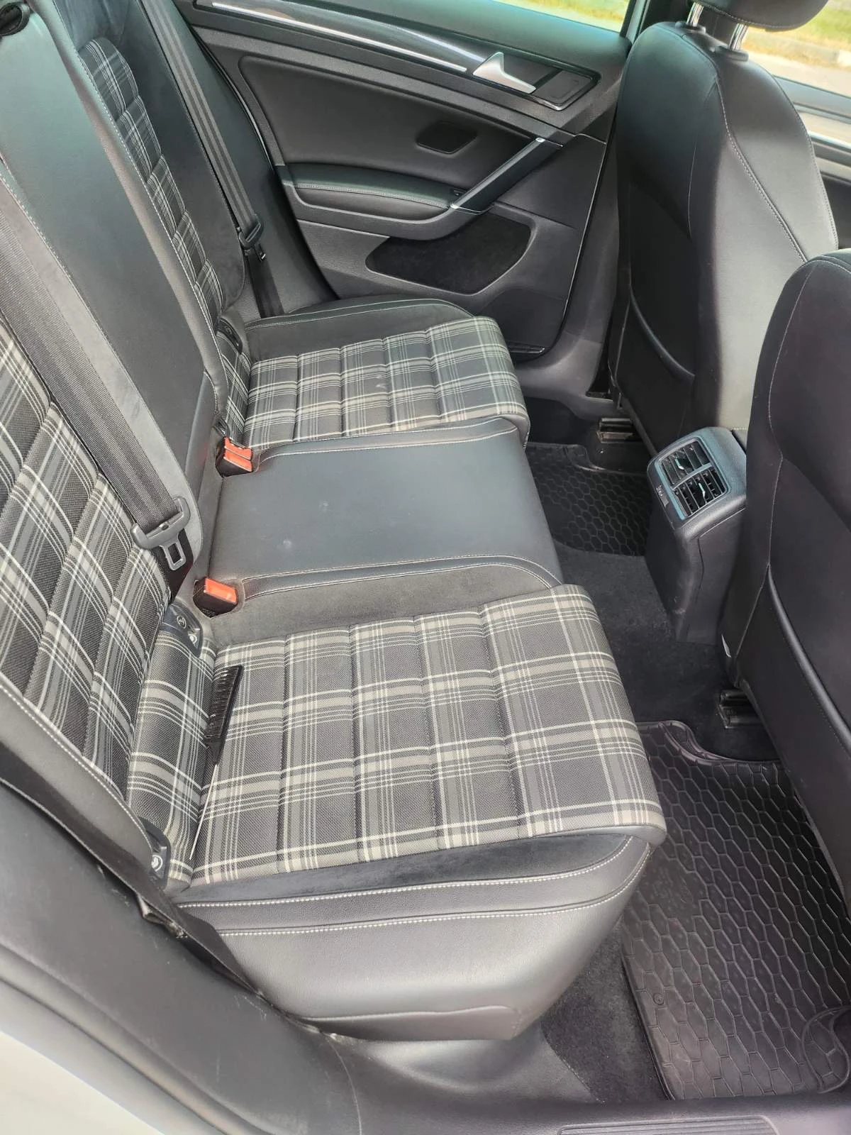 VW Golf GTD* PANO* TOP, снимка 12 - Автомобили и джипове - 55267023