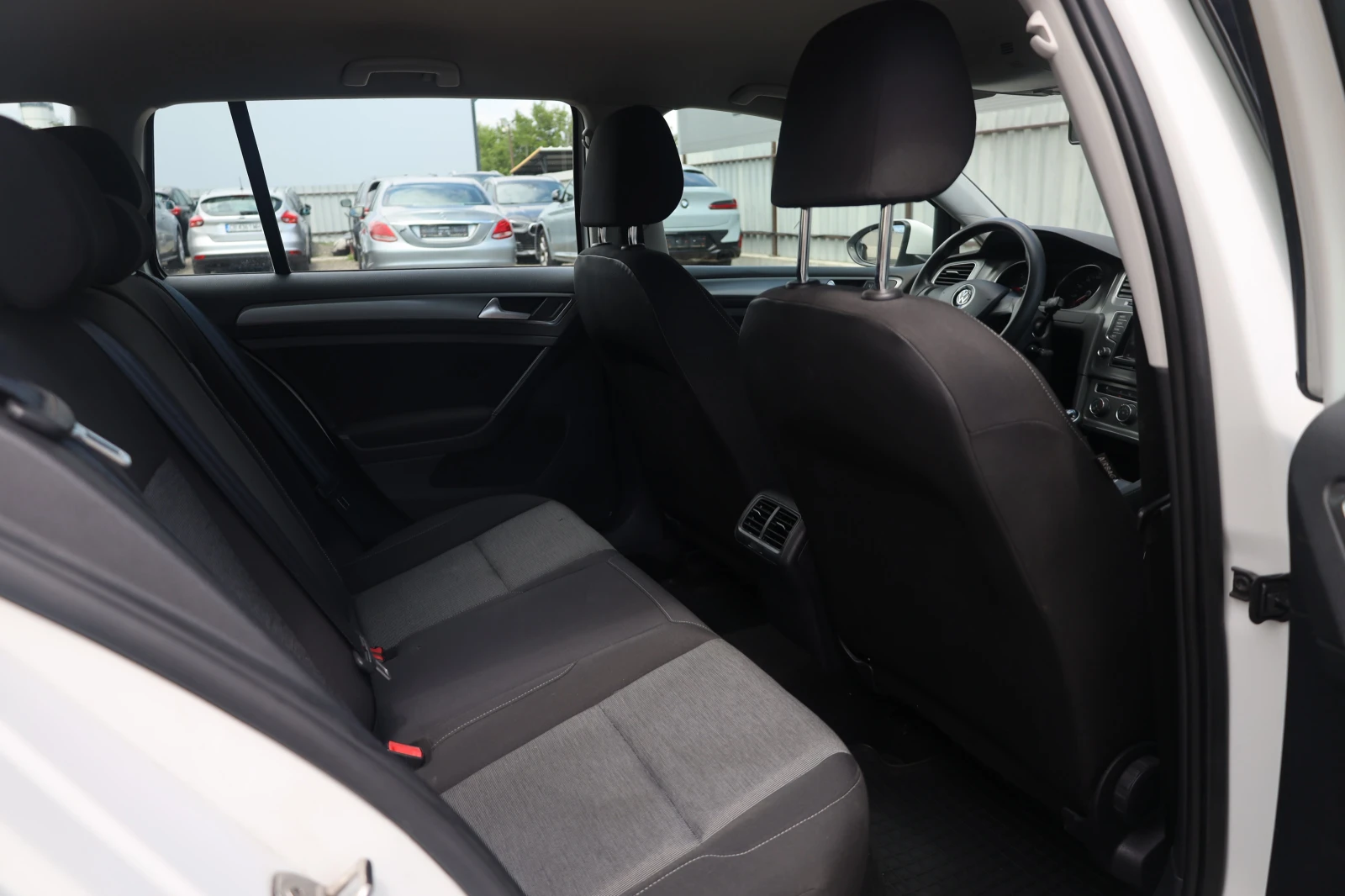 Volkswagen Golf 1.6TDI 4Motion Combi Klima StartStop AHK 6Sp