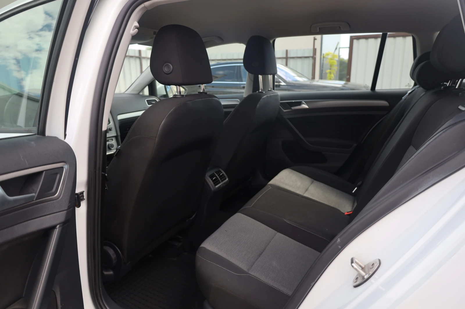 Volkswagen Golf 1.6TDI 4Motion Combi Klima StartStop AHK 6Sp