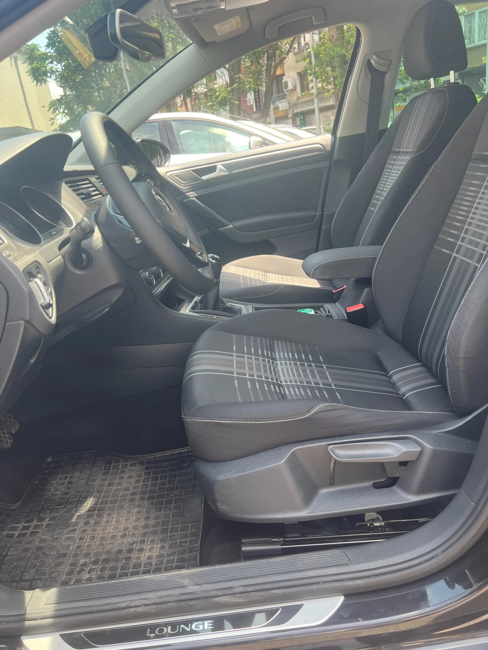 VW Golf 7 Lounge, снимка 7 - Автомобили и джипове - 55420331