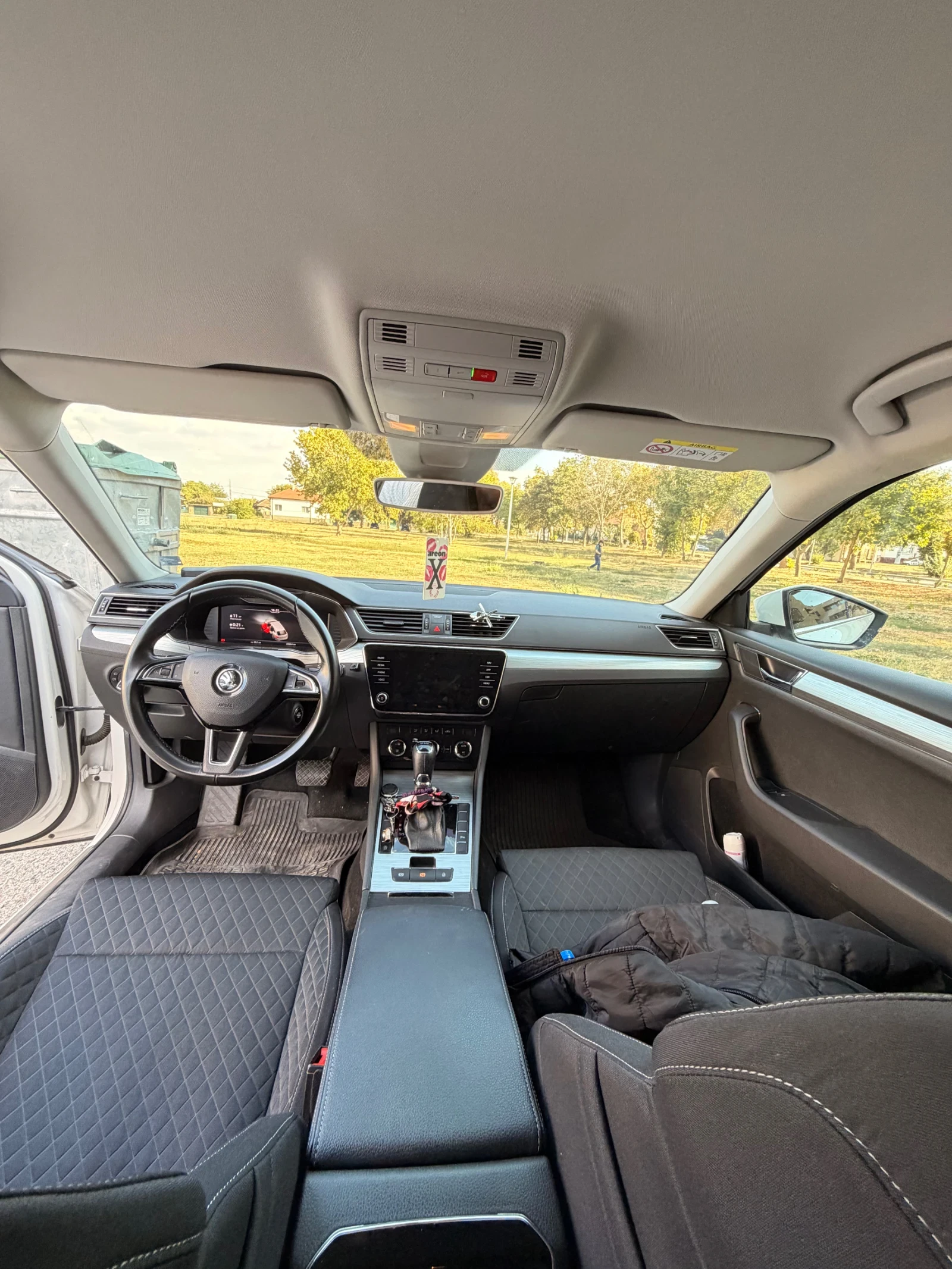 Skoda Superb 2.0TDI* Keyless* DIGITAL, снимка 10 - Автомобили и джипове - 56433642