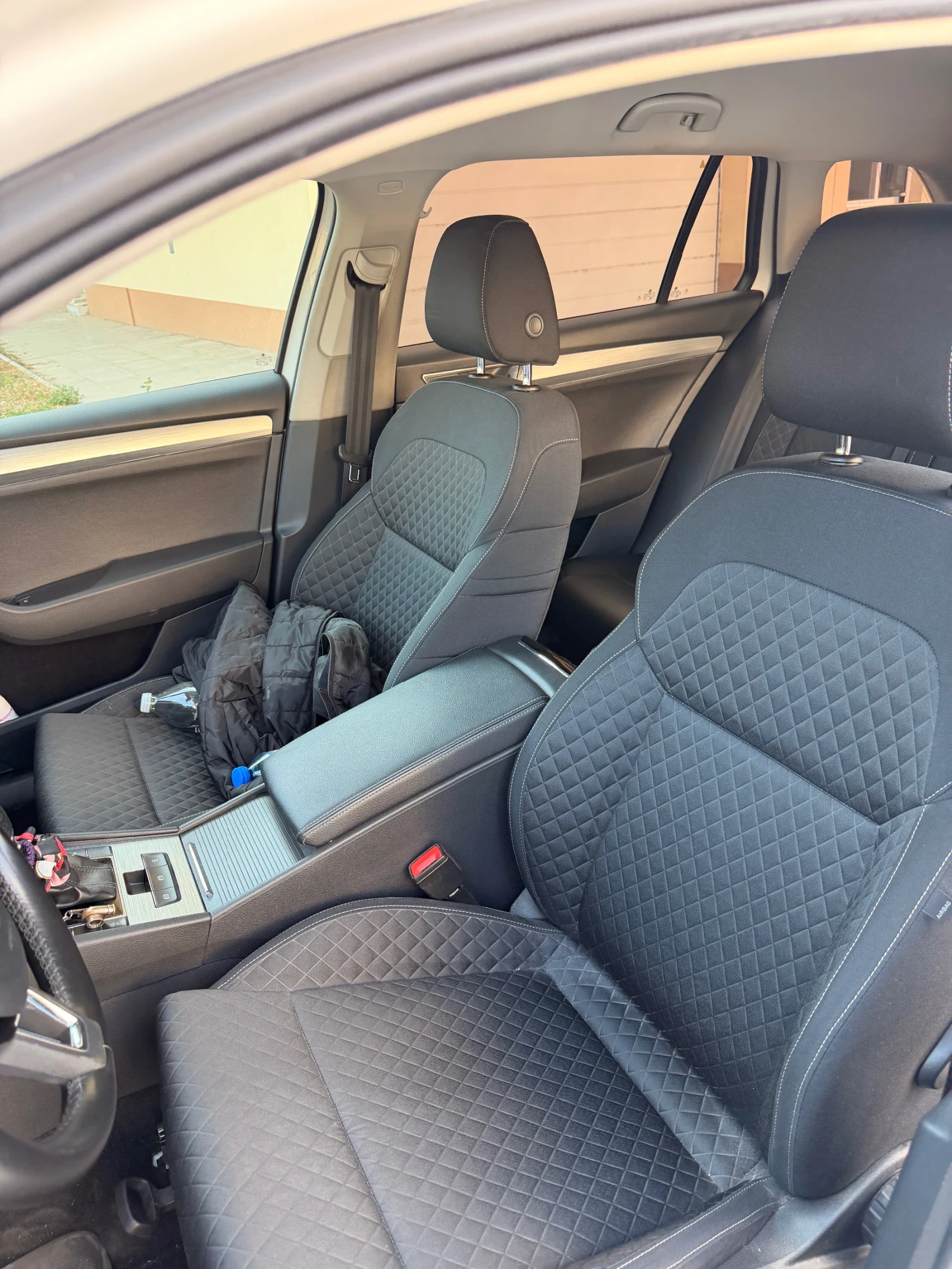 Skoda Superb 2.0TDI* Keyless* DIGITAL, снимка 12 - Автомобили и джипове - 56433642