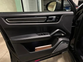 Porsche Cayenne Turbo Carbon - 75000 € / 146687.25 лв. - 68874870 15