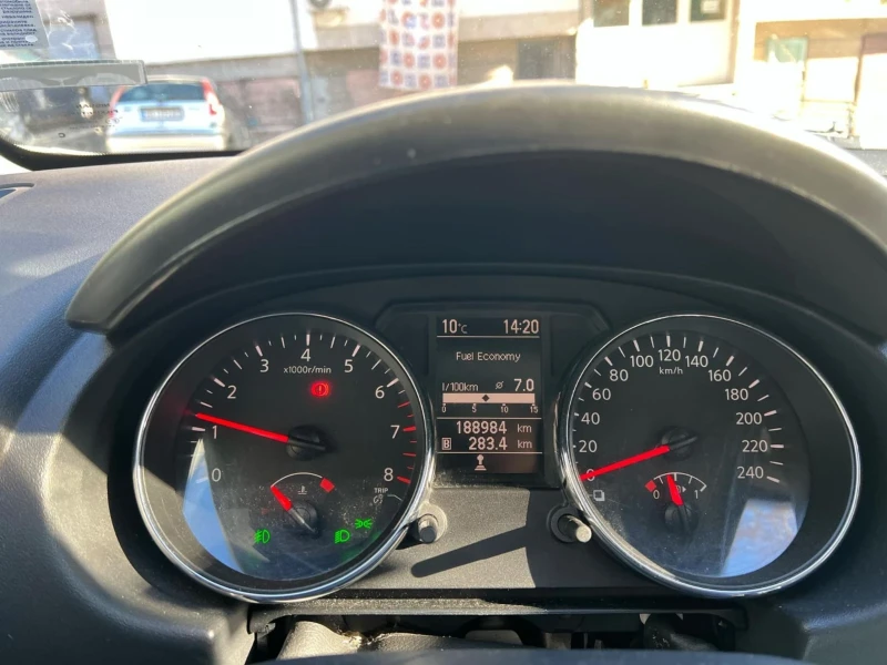 Nissan Qashqai, снимка 5 - Автомобили и джипове - 52290756