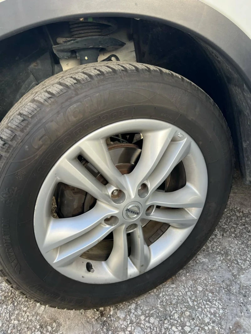 Nissan Qashqai, снимка 3 - Автомобили и джипове - 52290756