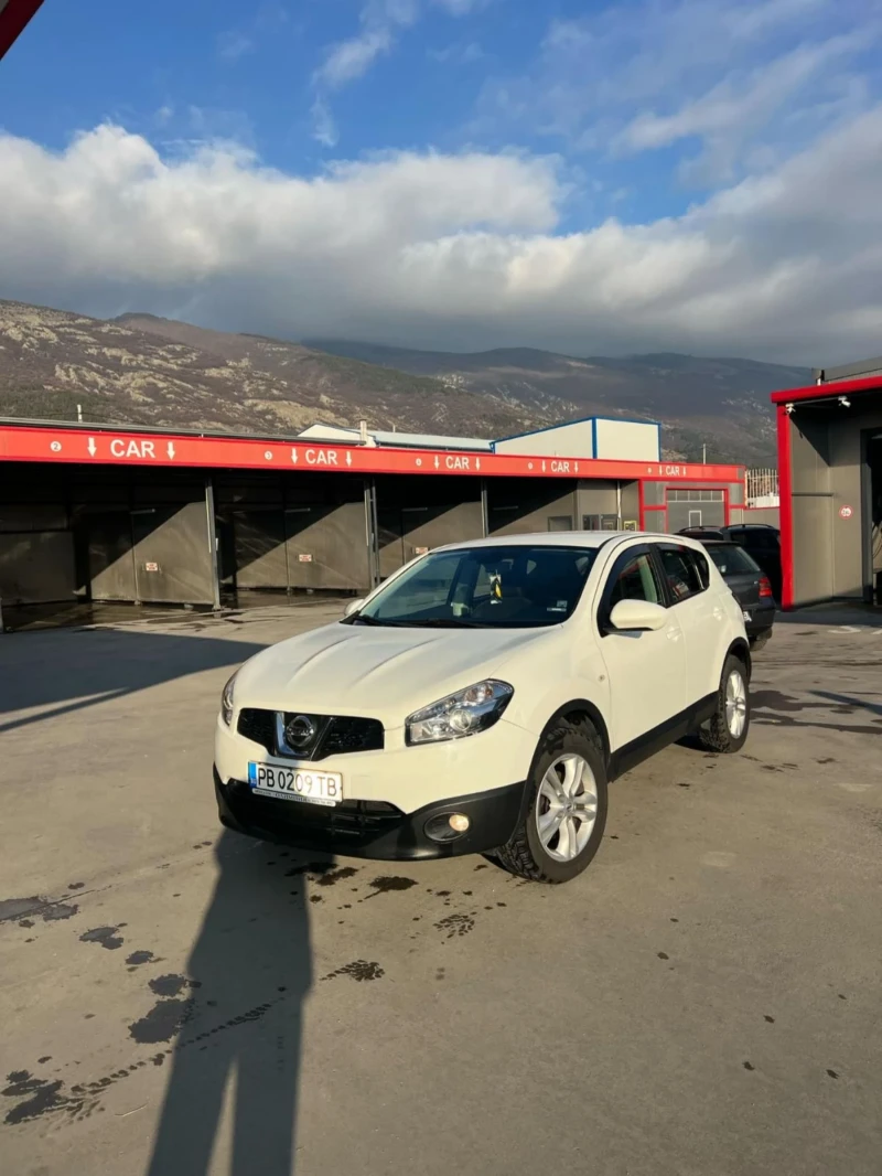 Nissan Qashqai, снимка 6 - Автомобили и джипове - 52290756