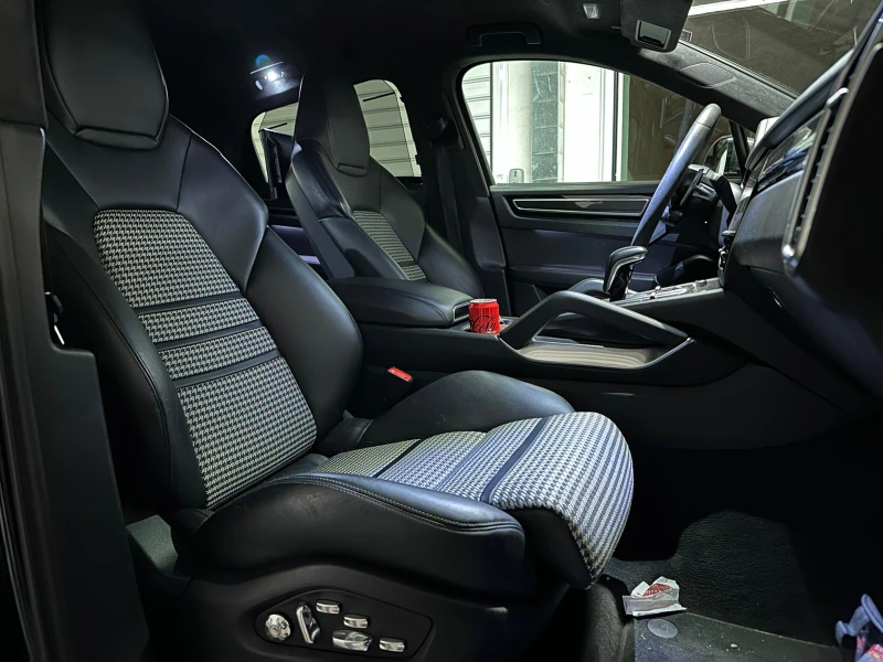 Porsche Cayenne Turbo Carbon, снимка 10 - Автомобили и джипове - 52492792